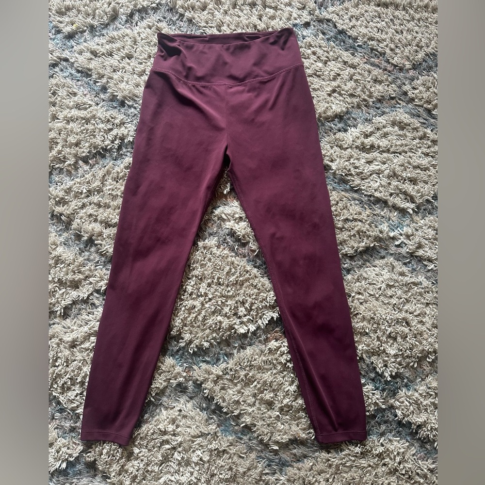 Lou & Grey Magenta/Purple Active Leggings